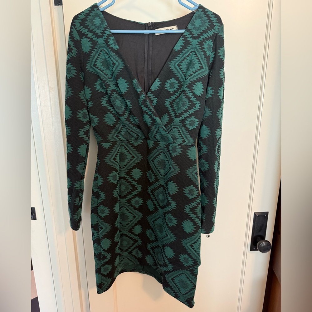 Mystic Black and Green Pattern Dress Sz Large